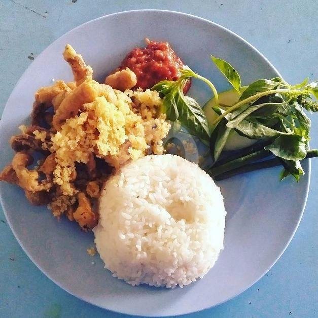 Kerupuk menu Ayam Bakar MBAK YUN, Karangploso