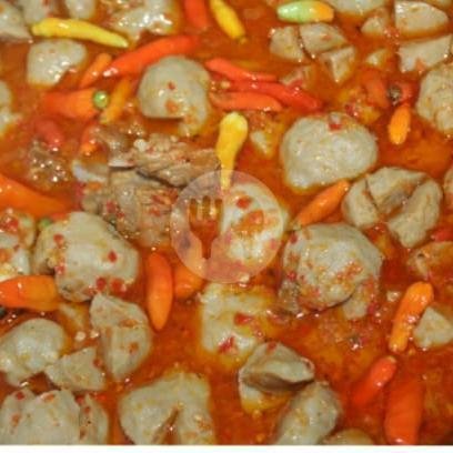 Review Pentol Pedes Alesha: Surga Kuliner Pedas di Malang