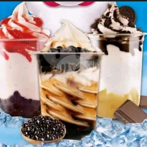 Strawberry Lucky Sundae menu MIXUE, PEKALANGAN