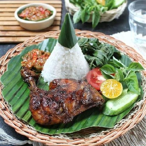 Bundling Paket Nasi + Ayam Bakar Super + Iced Tea menu Evolutea Kitchen & Coffee, Manyar