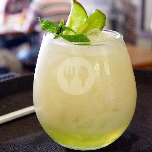 Review Seimos Cafe Regol: Tempat Cozy dengan Makanan Lezat di Bandung