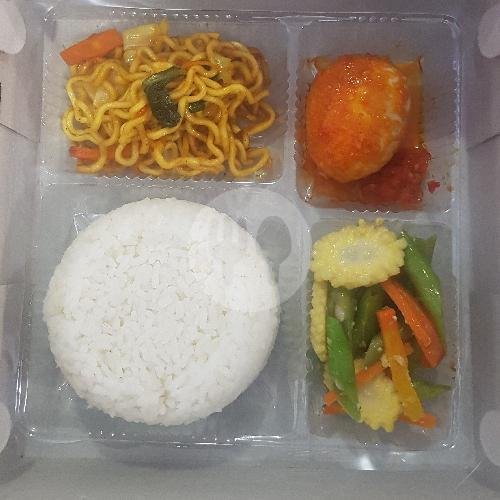 Nasi Kotak menu Warung Tegal Aero ibu Lina, Ketintang