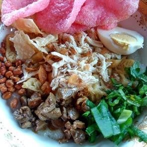 Review Bubur Ayam Pahlawan 30: Nostalgia dan Kelezatan dalam Setiap Suapan