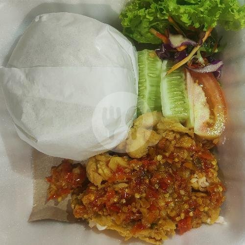 Nasi Goreng Selimut menu Mbok Luwe, Pakis