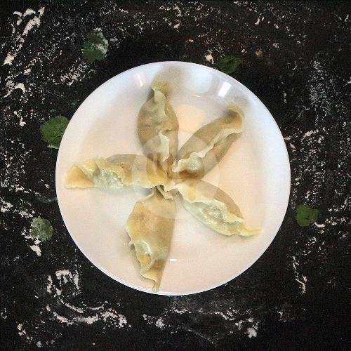 Pork + Cilantro (Kuotie Babi + Wansui) 10pcs menu Oma Dumpling, Patal Senayan