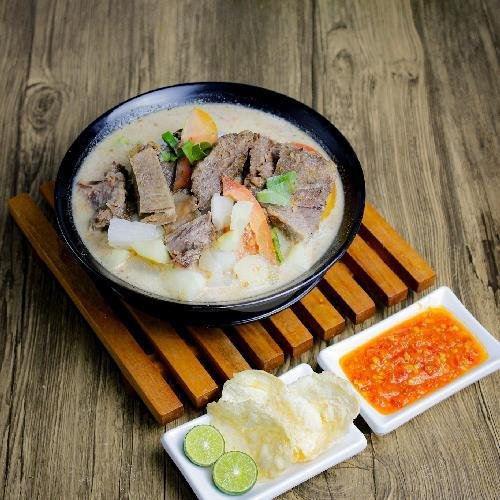 Nasi Gurame Goreng Kremes menu Saoenk Kito, Kamboja