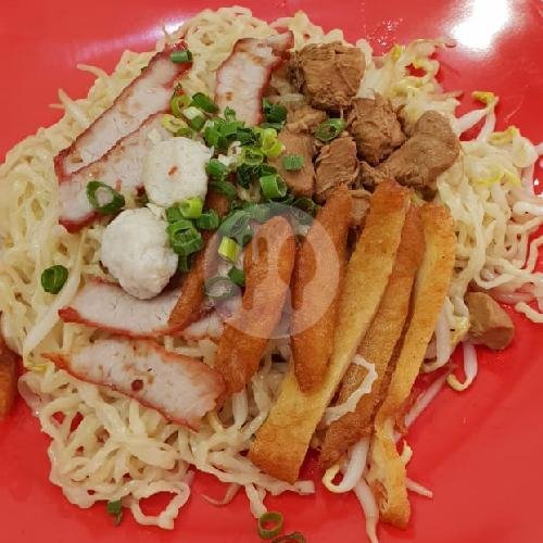Review Bakmi Kalimantan Hin Lie: Kenikmatan Mie Lezat di Pademangan Timur