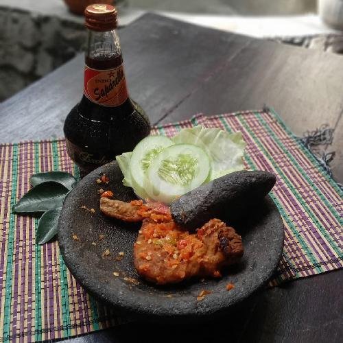 Sayap Ayam Goreng Tepung menu Soto Daging & Sop Iga Sapi Ngangkruk, Kalasan