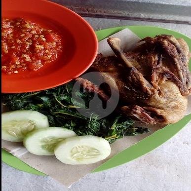 Bebek Paha menu Bebek Goreng H Slamet, Kolonel Marhadi