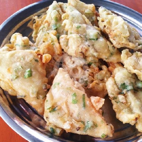 Bakwan Panas 1 Porsi menu Soto Babat Dan Daging Sapi Bu Miyati