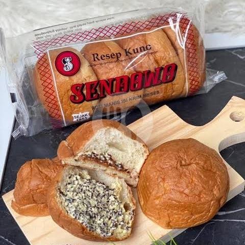 Roti Kuno Sendowo menu Lapis Kukus Tugu Malang Talun, AR Hakim