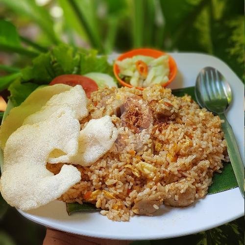 Nasi Goreng Sosis menu Warung Kantong Semar, Kartoharjo