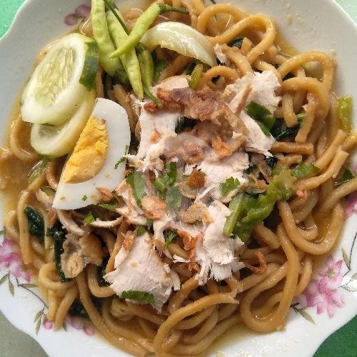 Mie Kluntung Bu Narsih: Surga Kuliner Tersembunyi di Wiyung Surabaya