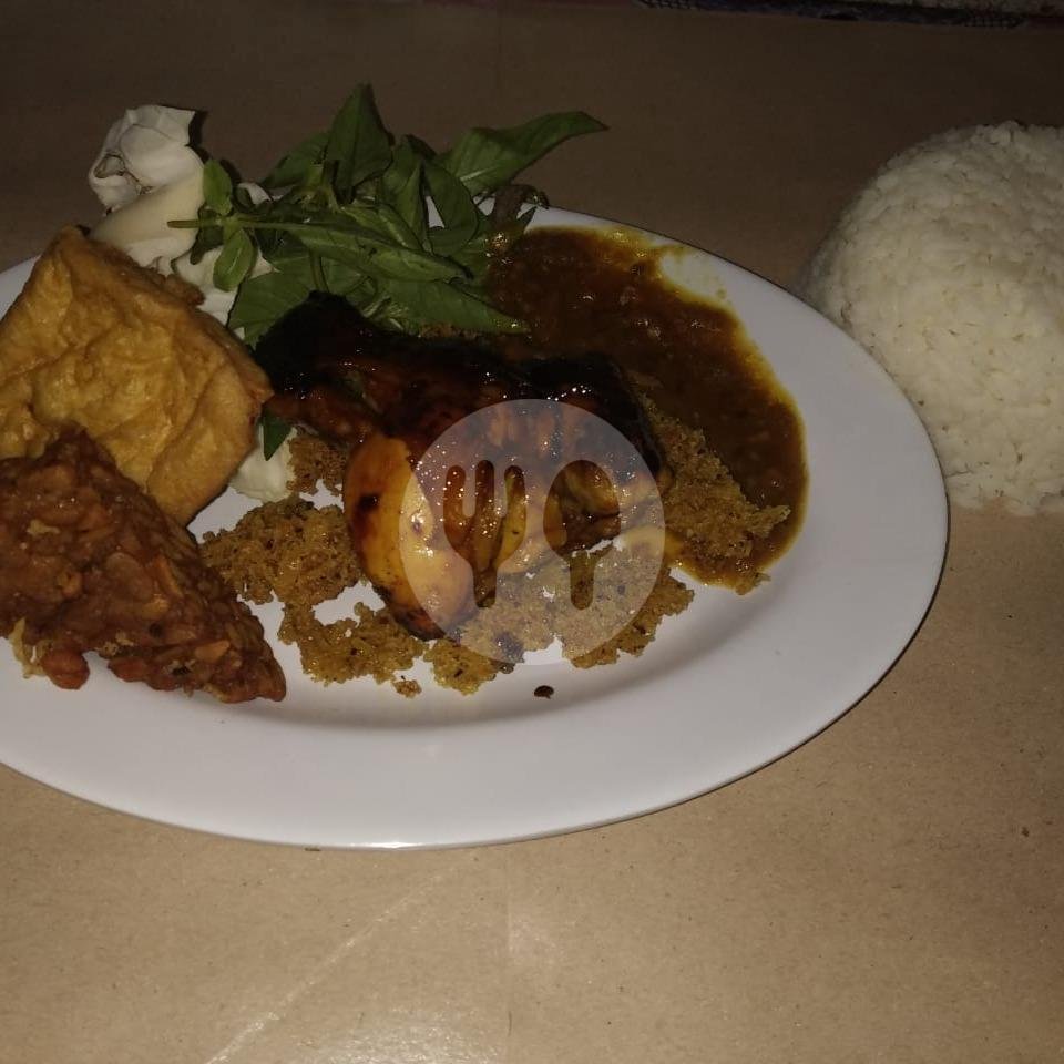 Nasi Ayam Bakar Kremes+ Es Teh menu Penyet Vandem XM3, Jatimulyo