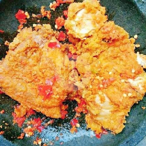 Ayam Geprek- Tanpa Nasi( PEdeesss BANGGET) menu Ayam Geprek Auliyan, Lidah Wetan Gg 10 C No 50