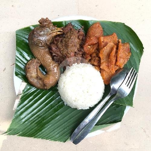 Nasi Gudeg Krecek Paha Ayam + Telor Bebek menu Gudeg Mbarek Bu Hj. Amad, Alun-Alun Utara