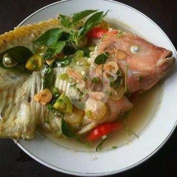 Bawal menu Gulai Kepala Ikan Pak Untung, Singosari