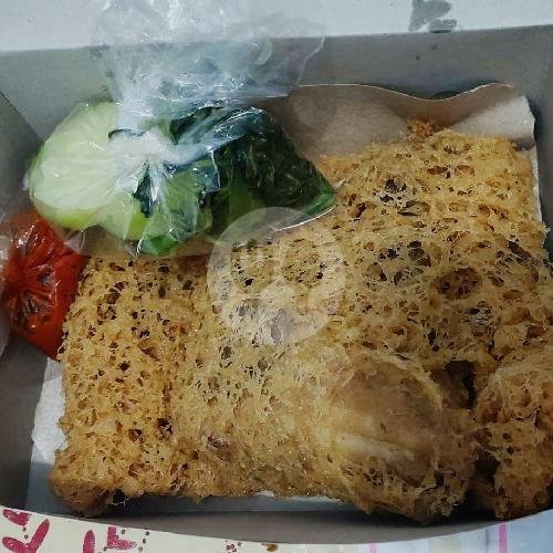 Aneka Gorengan menu Es Kelapa Muda Pak Ambon, Dr. Cipto