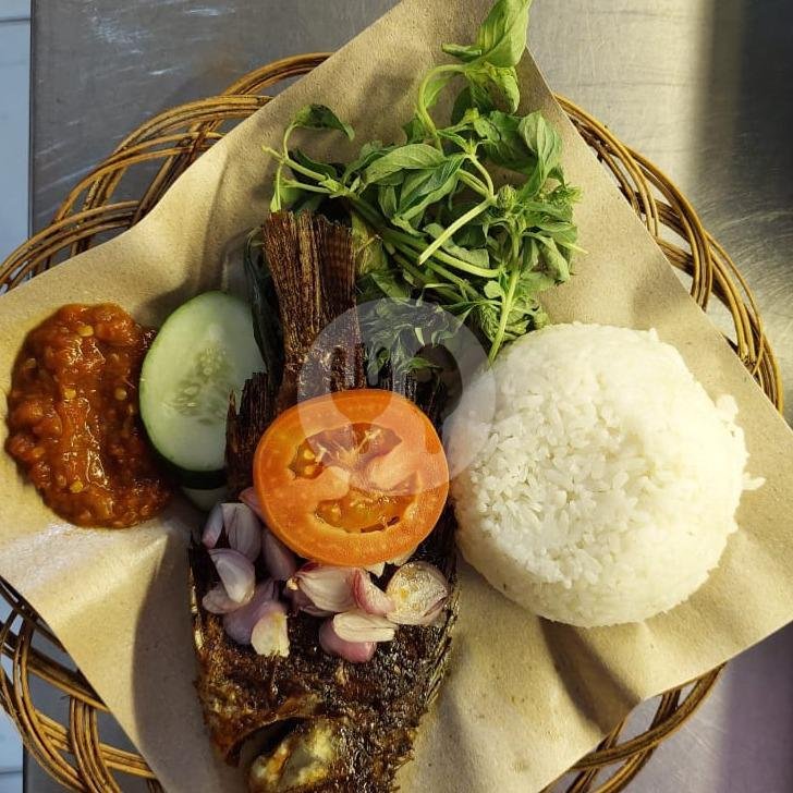 Paket Nasi Lele Goreng menu Warung Pojok Spesial Penyet Pak Manda, Pusponjolo Selatan