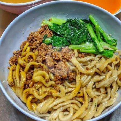 Review BAKMI KARET 5R Pejagalan: Noodle Shop Hits dengan Rasa yang Bikin Nagih