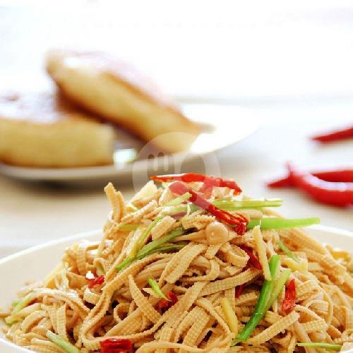 Salad Kulit Tahu menu Yima Yila, Muara Karang