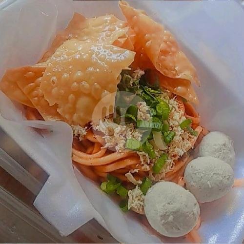 Mie Pangsit menu Warung Soteng Naufal, Tawang