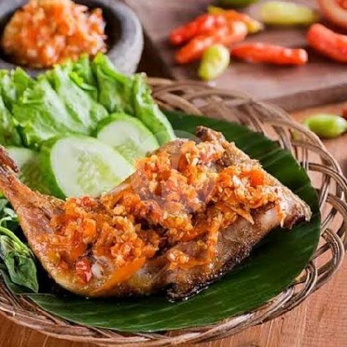 Ayam Kampung Penyet menu RM Intan Jatibarang Spesial Ayam Kampung, Karanglo Jatibarang