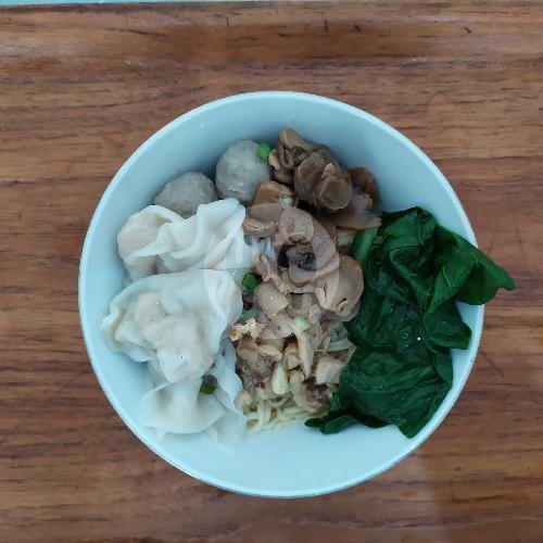 Pangsit Goreng Isi Ayam Original menu Madang Mie, Angsana