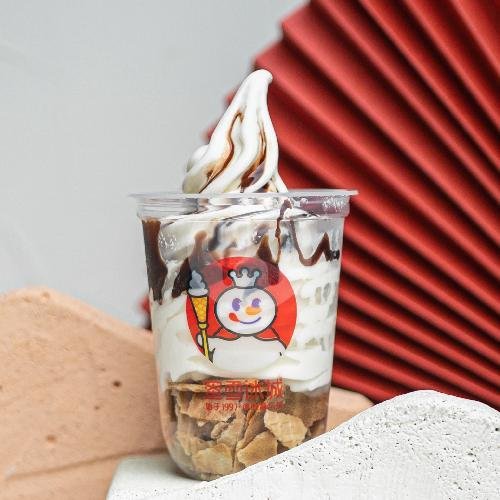 Berry Bean Sundae menu Mixue Kapten Tendean, Kediri