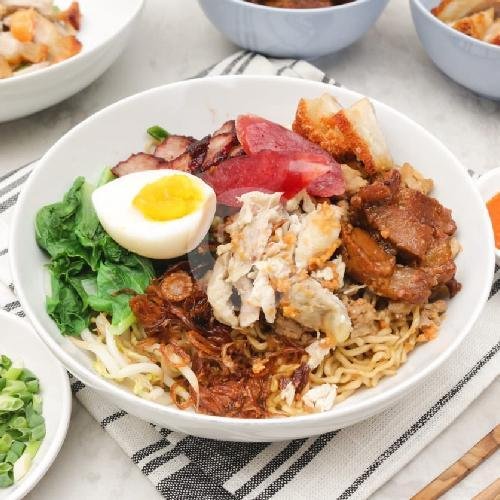 Bakmi Pangsit menu Bakmi Bangka 777, Kelapa Gading