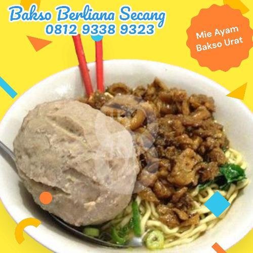 Kelapa Muda + Jeruk Peras menu Bakso Dan Es Kelapa Muda Berliana, Secang