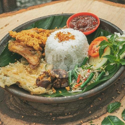 Ayam Bakar Utuh menu Ayam Goreng Mbok Berek Garden Jogja, Magelang