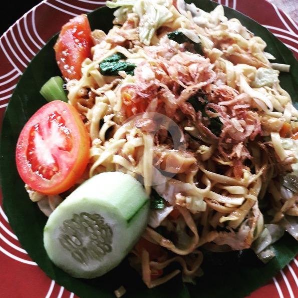 Bakmi Goreng menu Pak Kisoet, Baki