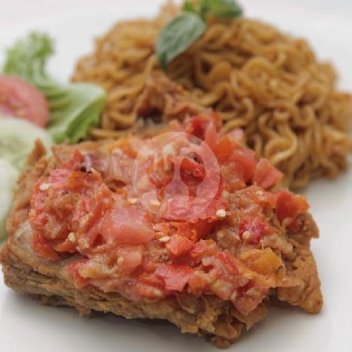 Mie Nyemek menu Ayam Geprek Warunk Nuri, Melong Raya