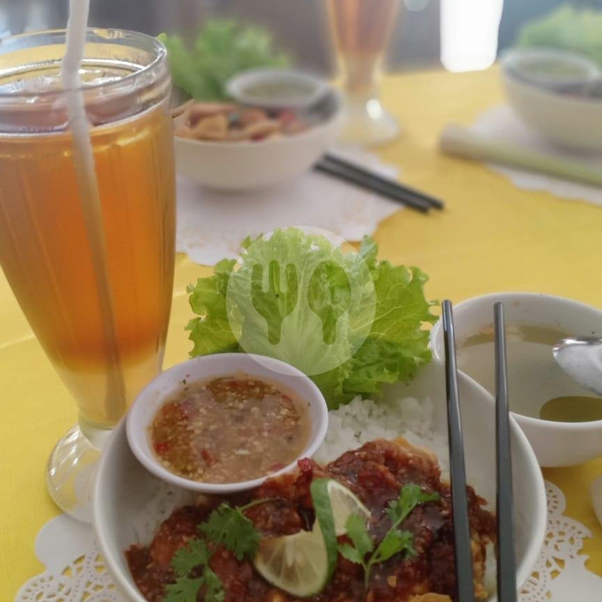 Nasi Lemak + Ayam Goreng + Es Tea Manis menu Warung Phuket Thailand, Cokroaminoto
