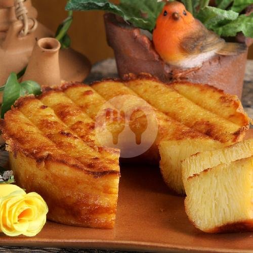 Bika Kotak Kismis menu Bika Ambon Larizo, Gedong Kuning