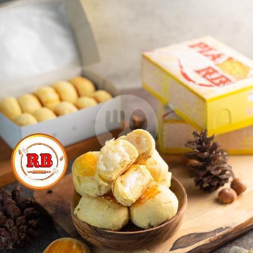 Pia Nanas isi 10 menu Pia RB, Stasiun Raya