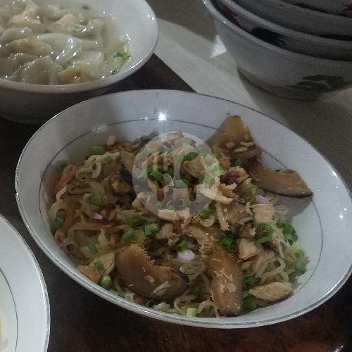 Yammie Ayam Jamur menu Super Yammie & Ayam Goreng Kencana, Kyai Mojo