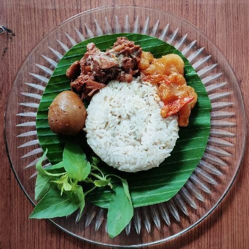 Nasi Gudeg Ayam menu Nasi Uduk Lontong Sayur Kenzie, Pondok Bambu