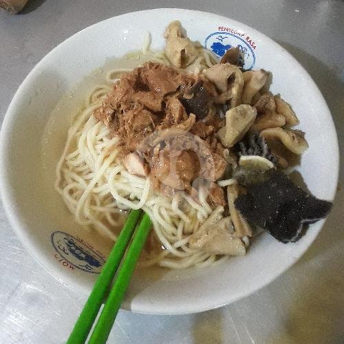 Cakar menu Bakso dan Mie Ayam Moro Seneng Pak Kusno, Parang Kesit