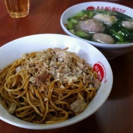 1/2 Mie Baso Pngsit menu Mie Baso dan Nasi Goreng Abas, Cihideung