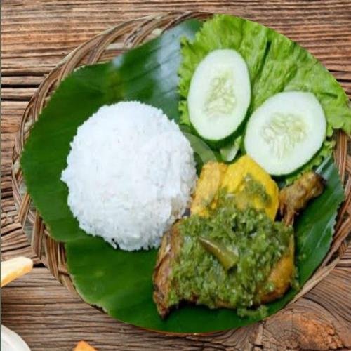 Ayam Serundeng menu Ayam Bakar Teh Neng, Pesantren