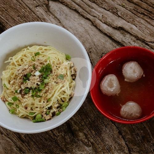Mie Ayam Jamur Baso menu Wale Bandung ( Yamien, Baso ), Cigadung