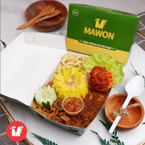 Nasi Kuning Komplit Telur balado menu Ayam Bakar Mawon, Lowokwaru