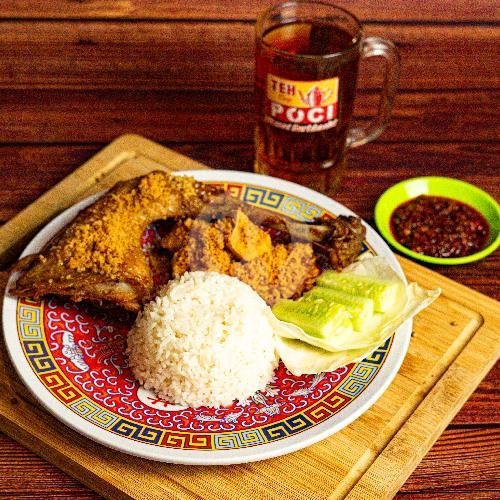 Review Ayam Goreng Pawon GMC di Cirebon: Surga Kuliner yang Bikin Diet Berantakan