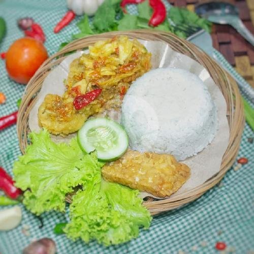 Ayam Geprek Rebon + Nasi menu Dapoer 22, Sukun