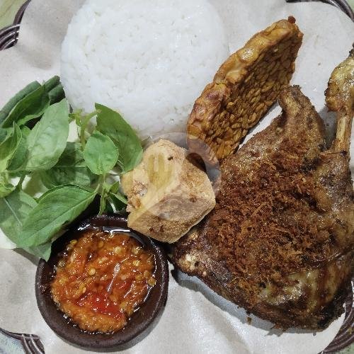 Paket Komplit Bebek Goreng Solo menu Bebek Solo, BKR