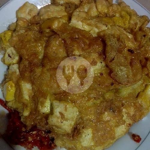 Dadar Tahu Sambel Cobek + Nasi menu Ayam CobekKantin Dimas, Sukabirus