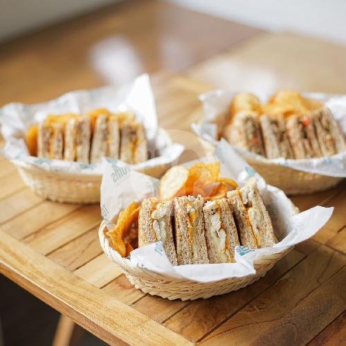 Tuna Nusantara Roti Bakar Toast menu Roti Bakar & Kopi TOMS Coffee & Toast, Sunda