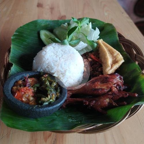 Samcow Ayam Lele: Kenangan Indah dalam Setiap Suapan di Magelang